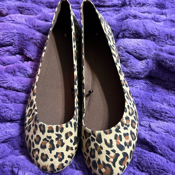 Source Unknown Shoes - Leopard print flats. Never worn. New without tags.